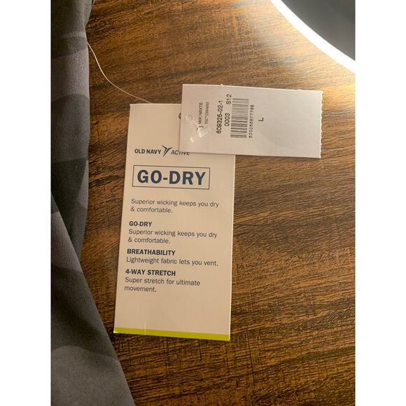 OLD NAVY ACTIVE Women’s GoDry Camo Athletic Top / Size: Large - Picture 4 of 9